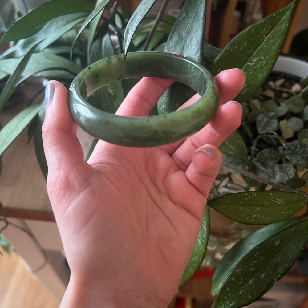 Nephrite Jade bangle 7.5”/19cm inner diameter - Picture 7 of 16